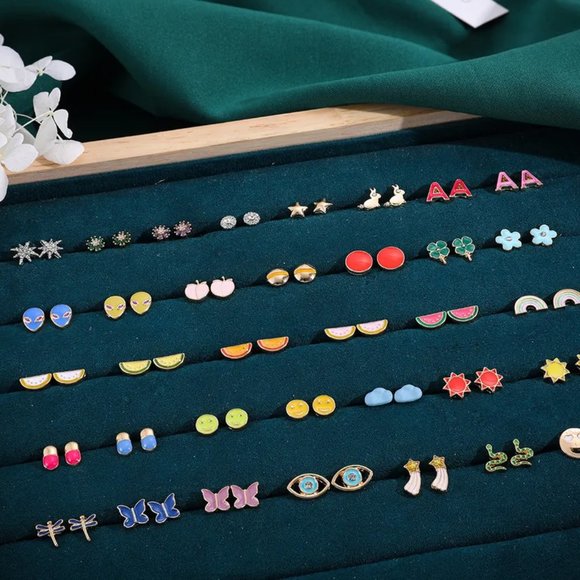 Barbie Pink & Gold Chill Pill Medicine Small Stud Earrings NEW - Picture 3 of 5